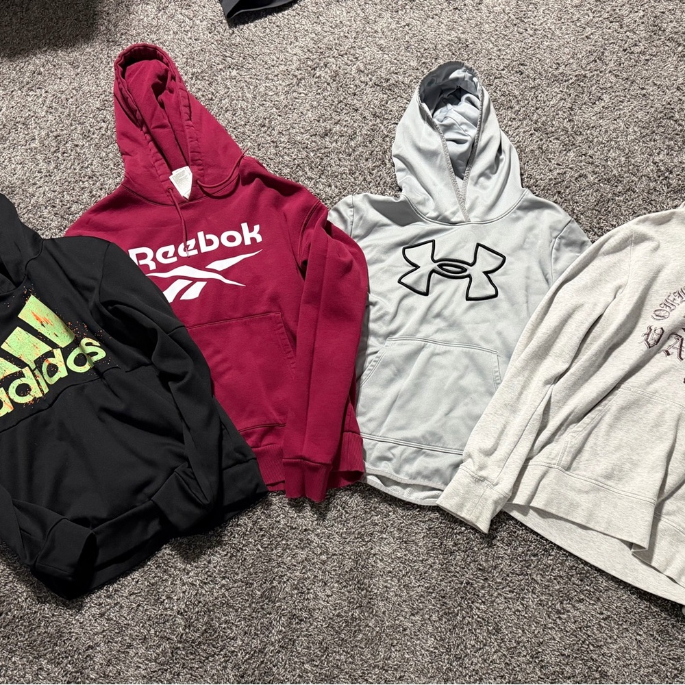 4 bundle of medium size hoodies